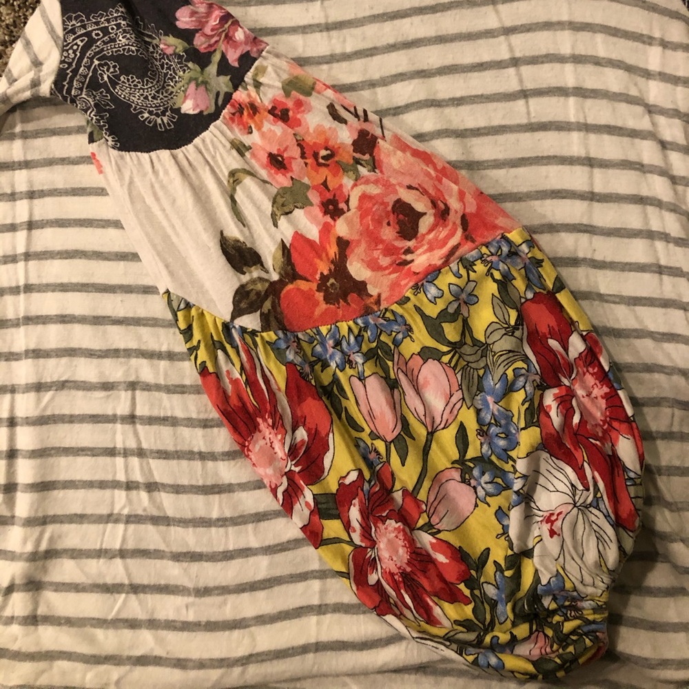💥 3/$10!! ODDY Blouse W/ Floral Print Size Medium